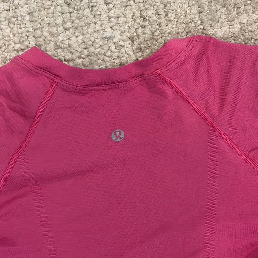 lululemon athletica Pink Short Sleeve Tee - Picture 2 of 3